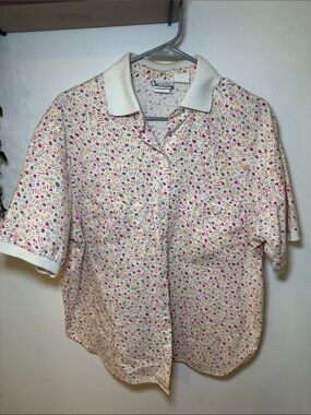 Vintage Levi's White Button-Down Shirt with Pink and Green Confetti Print